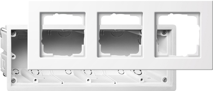 Gira E22 глянц. чисто-бел. Монтажная коробка E22 трехместная с рамкой Thermoplast, арт. 2883201